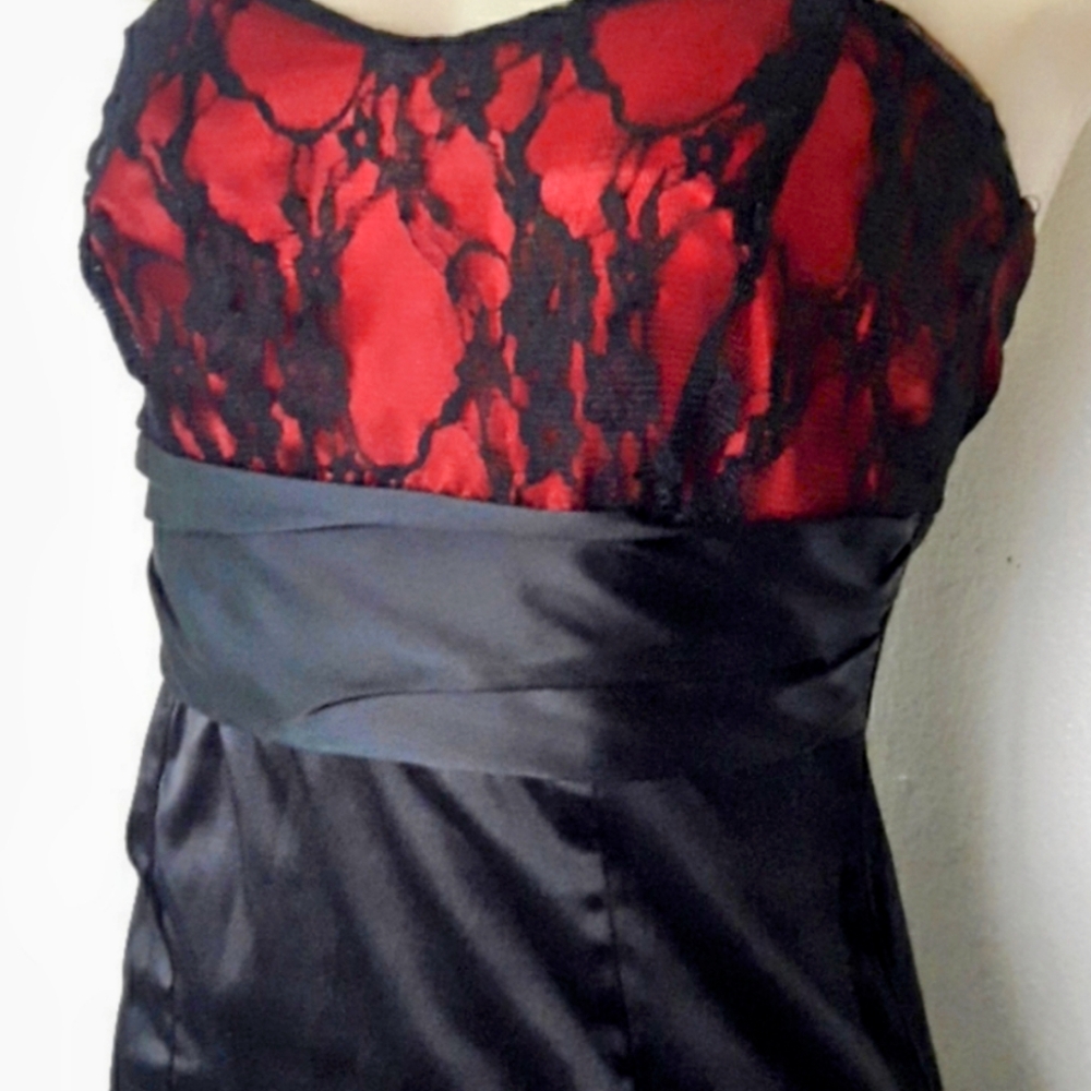 Beautiful ♥️ red & black 🖤 cocktail dress - Picture 7 of 8